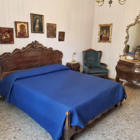 10 Minutes ベッド・アンド・ブレックファスト 4*