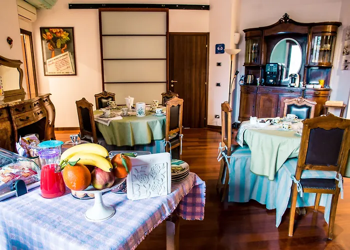 10 Minutes ベッド・アンド・ブレックファスト 4*