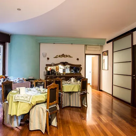 10 Minutes B&B Bed & Breakfast 2* Verona